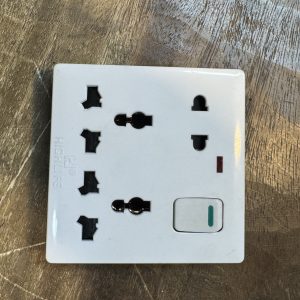Multi Combined Function Universal Socket with Switch
